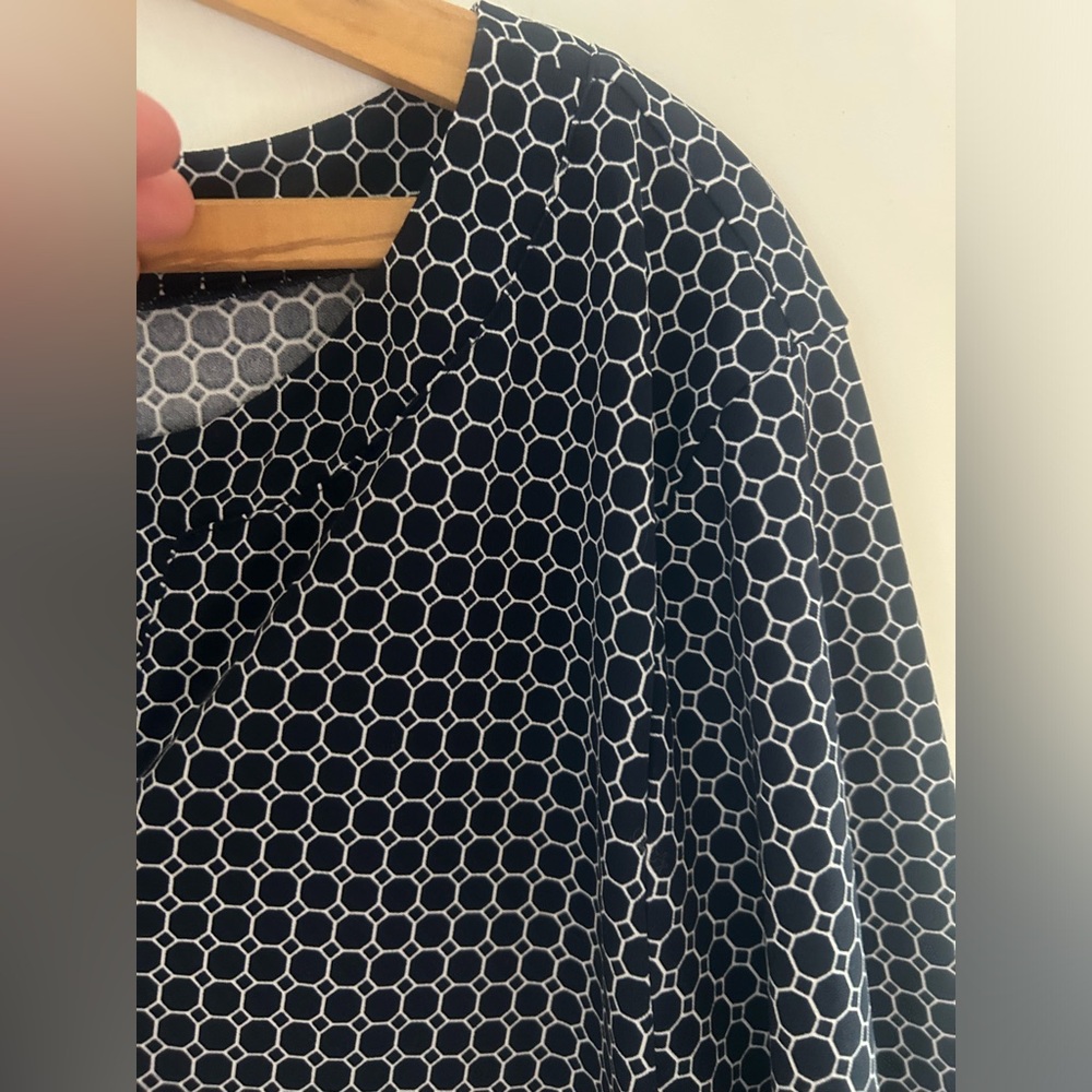 Ann Taylor Factory size XL office top. Blue and white design. Good for summer - Picture 6 of 7